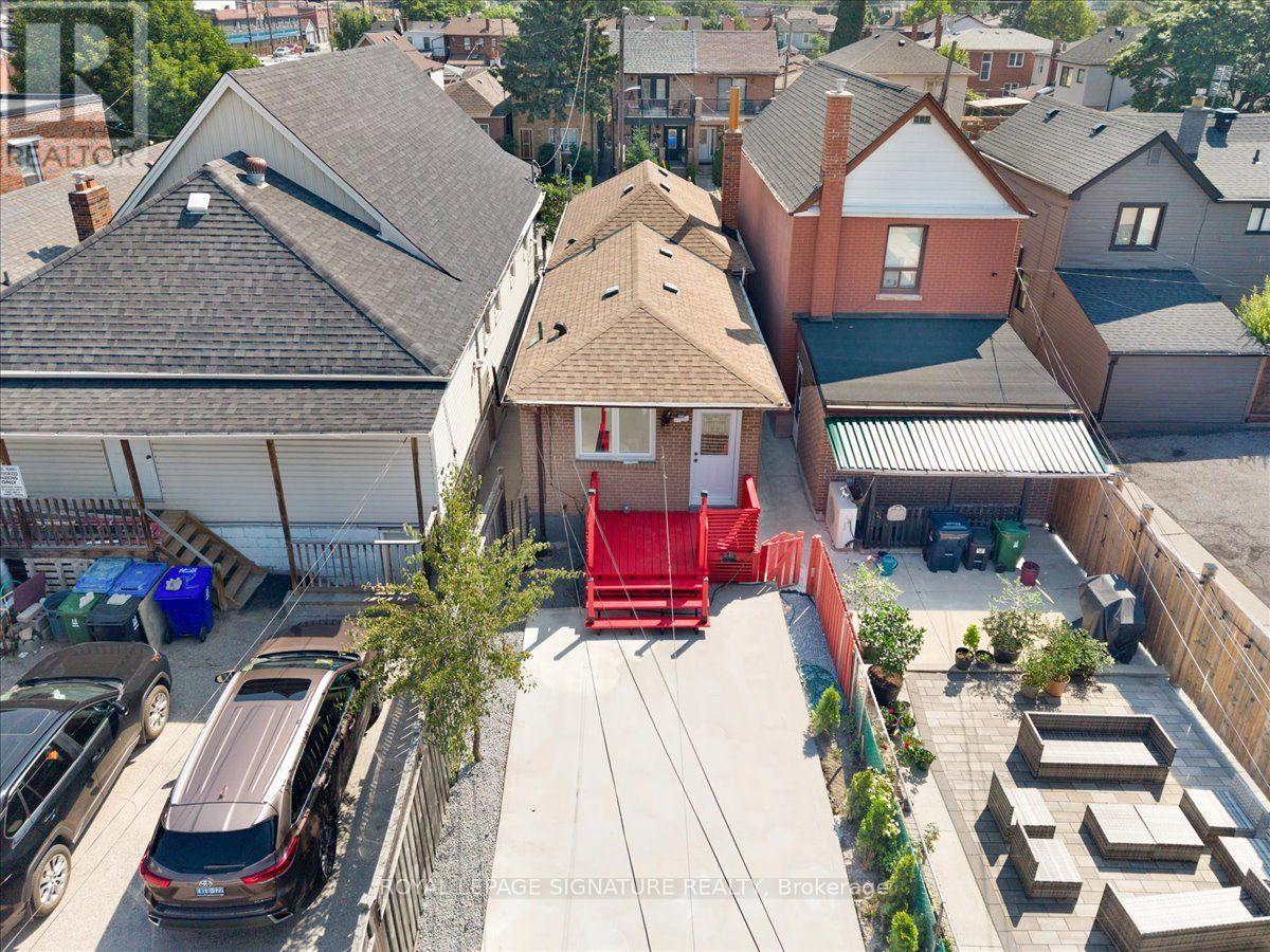 234 Nairn Avenue, Toronto, Ontario  M6E 4H4 - Photo 34 - W13695310
