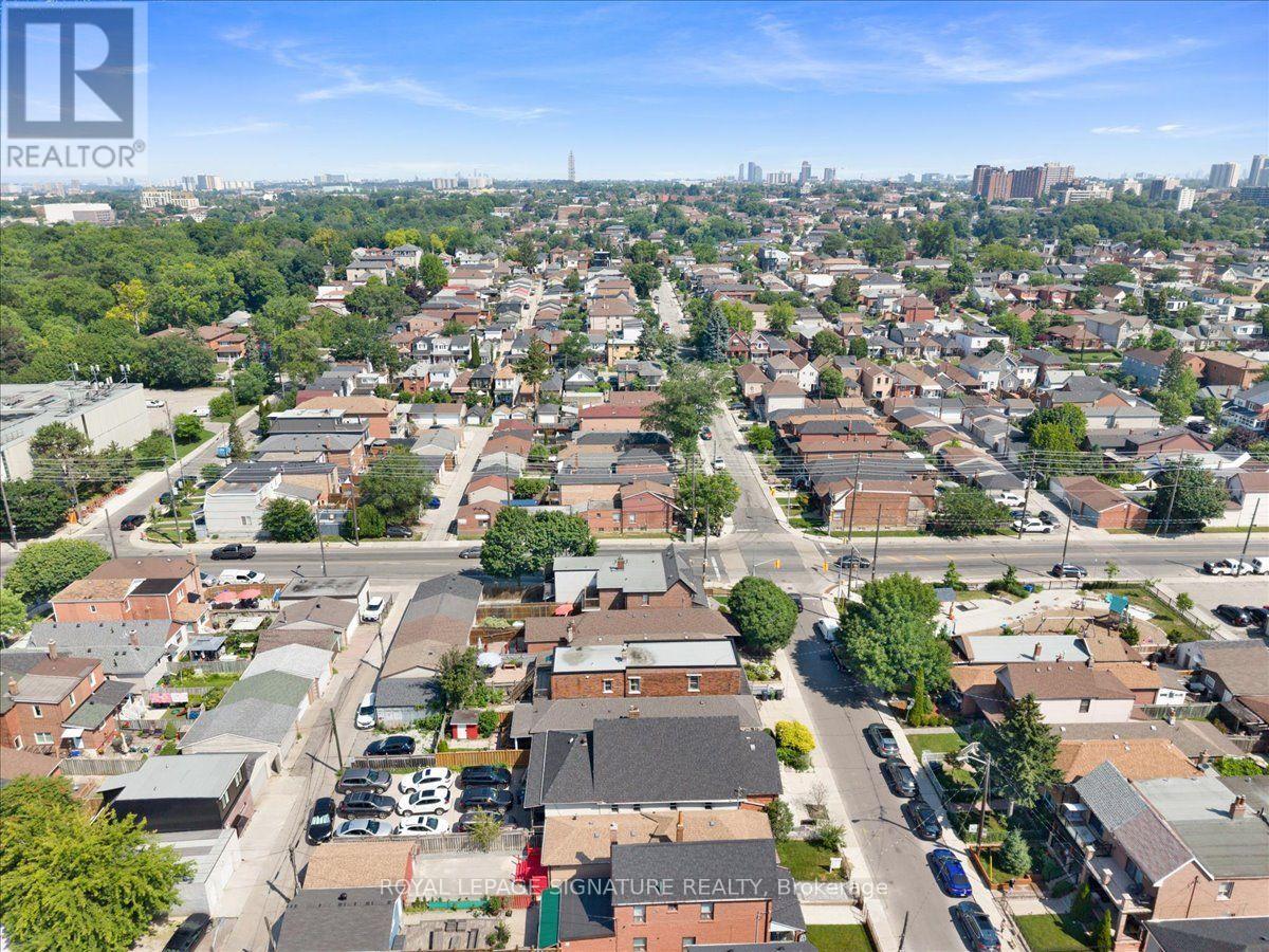 234 Nairn Avenue, Toronto, Ontario  M6E 4H4 - Photo 39 - W13695310