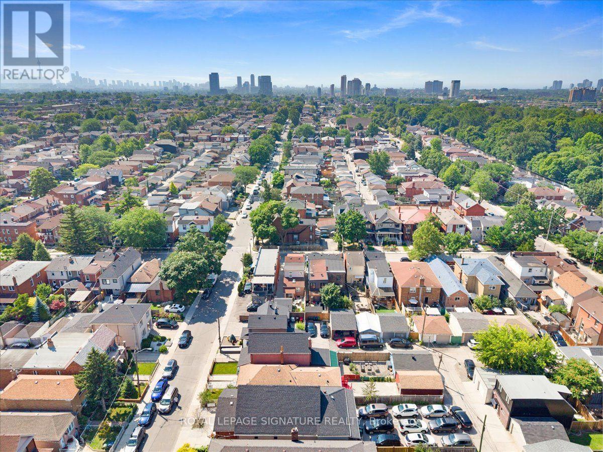 234 Nairn Avenue, Toronto, Ontario  M6E 4H4 - Photo 43 - W13695310