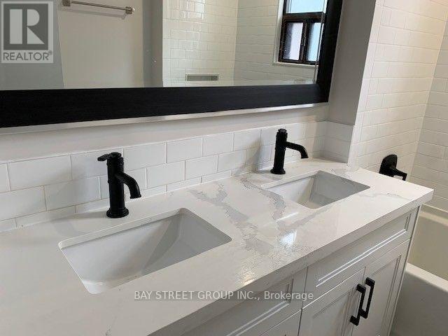 Upper - 358 Horner Avenue, Toronto, Ontario  M8W 1Z9 - Photo 10 - W13695318