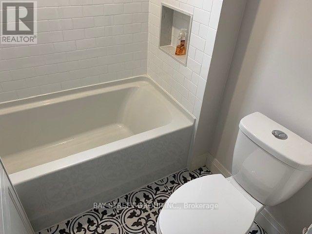 Upper - 358 Horner Avenue, Toronto, Ontario  M8W 1Z9 - Photo 11 - W13695318
