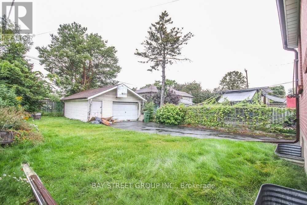 Upper - 358 Horner Avenue, Toronto, Ontario  M8W 1Z9 - Photo 13 - W13695318
