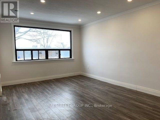 Upper - 358 Horner Avenue, Toronto, Ontario  M8W 1Z9 - Photo 3 - W13695318