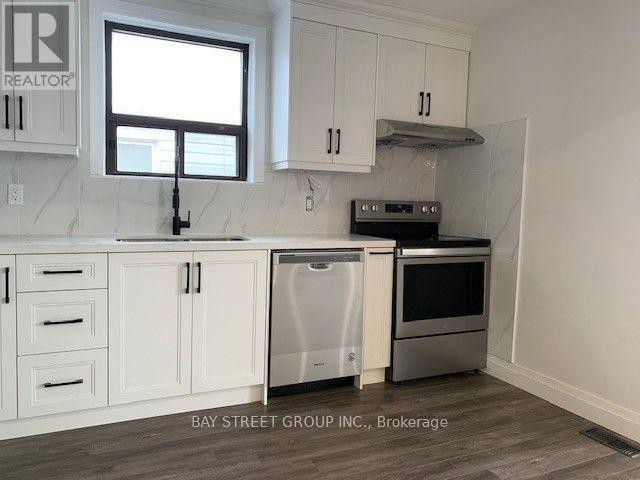 Upper - 358 Horner Avenue, Toronto, Ontario  M8W 1Z9 - Photo 5 - W13695318