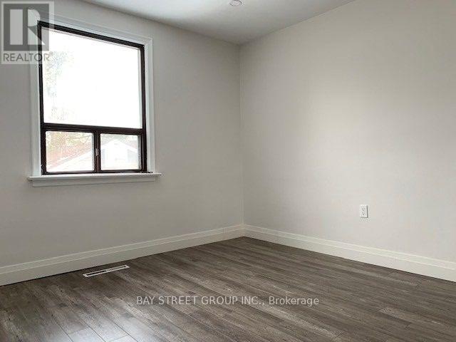 Upper - 358 Horner Avenue, Toronto, Ontario  M8W 1Z9 - Photo 9 - W13695318