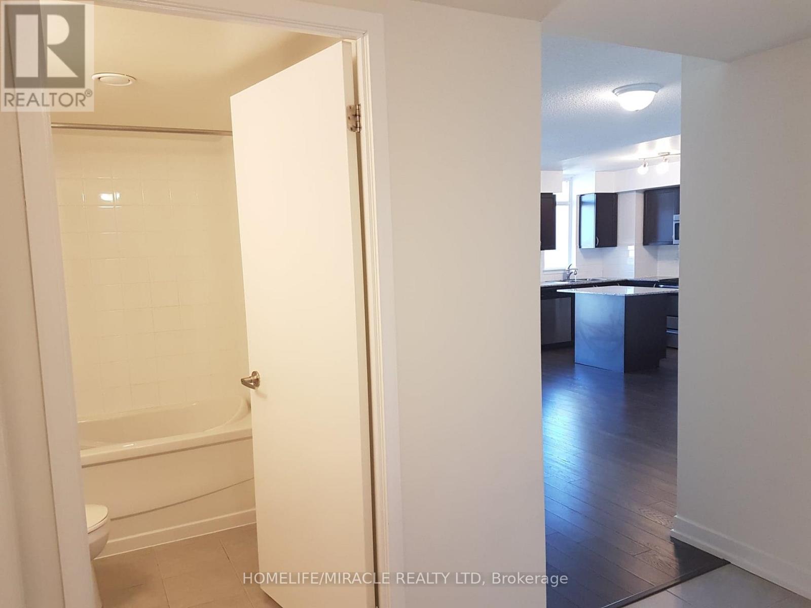 423 - 816 Lansdowne Avenue, Toronto, Ontario  M6H 4K6 - Photo 4 - W13695320