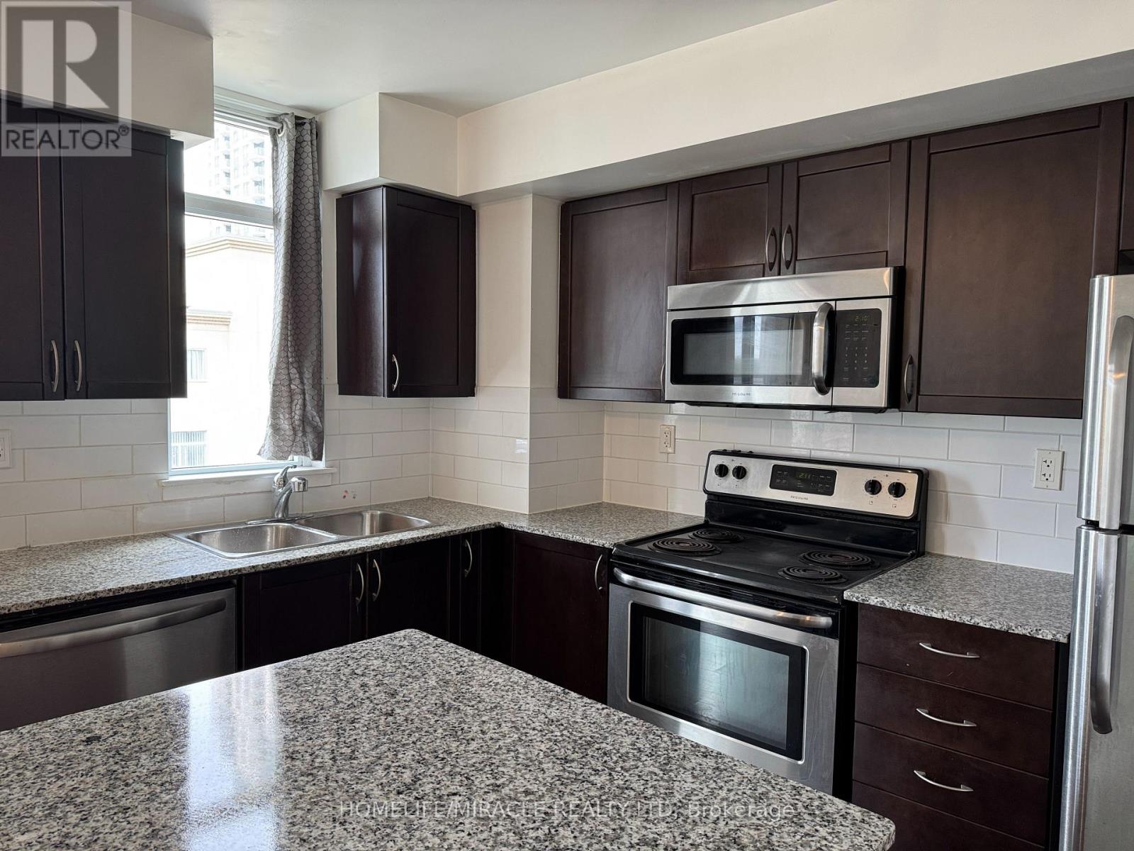 423 - 816 Lansdowne Avenue, Toronto, Ontario  M6H 4K6 - Photo 9 - W13695320