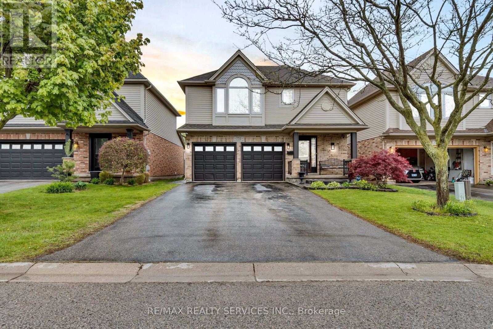 752 NORTH LEAKSDALE CIRCLE, London South, Ontario