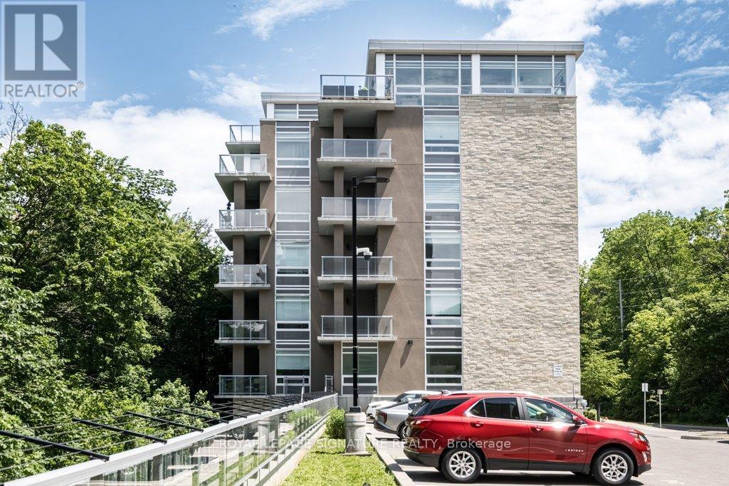 204 - 479 CHARLTON AVENUE E, Hamilton, Ontario