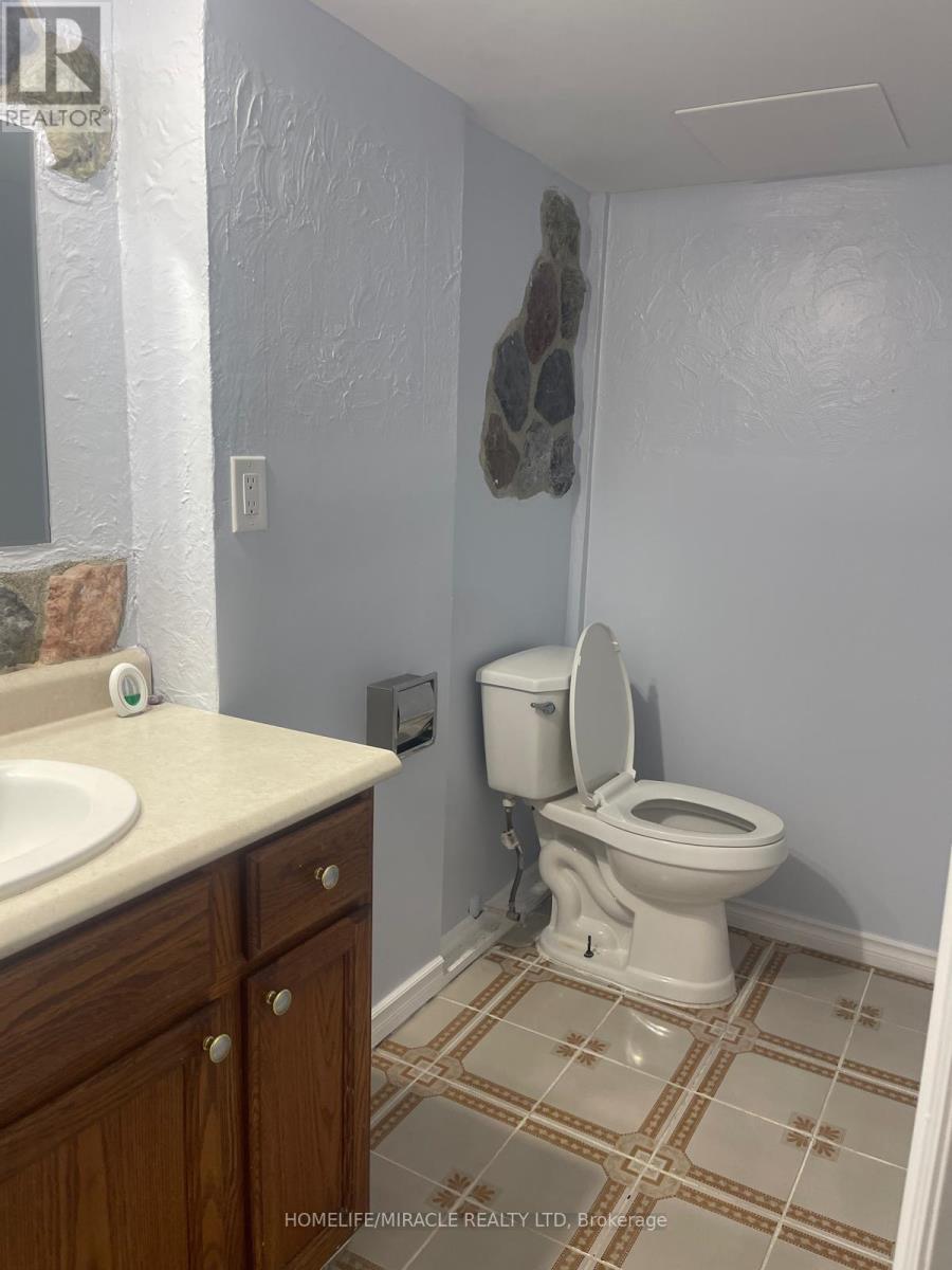 87 Renny Crescent, London South, Ontario  N6E 2C4 - Photo 3 - X13695060