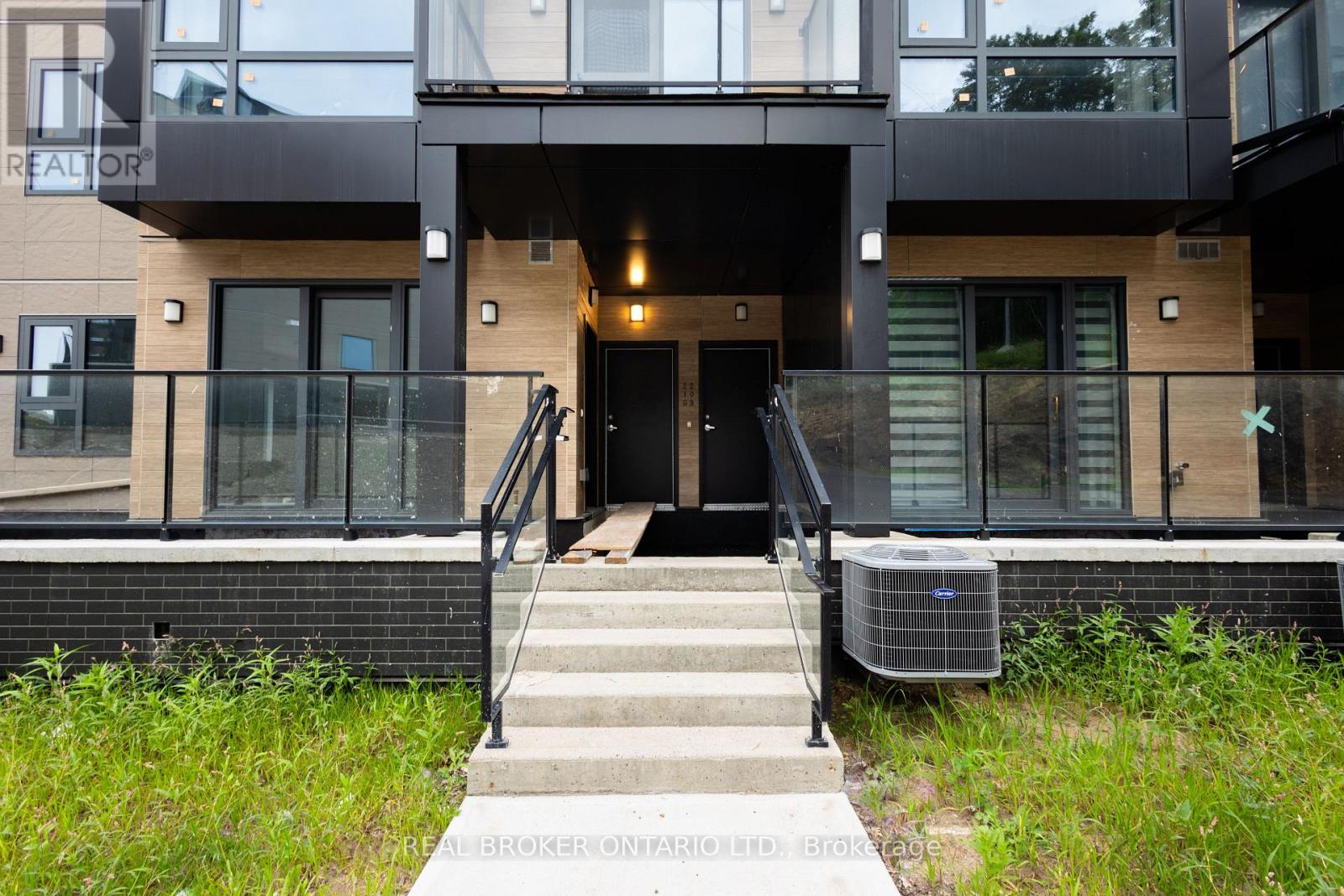 6 Suncrest Lane, Huntsville, Ontario  P1H 1G1 - Photo 2 - X13695098