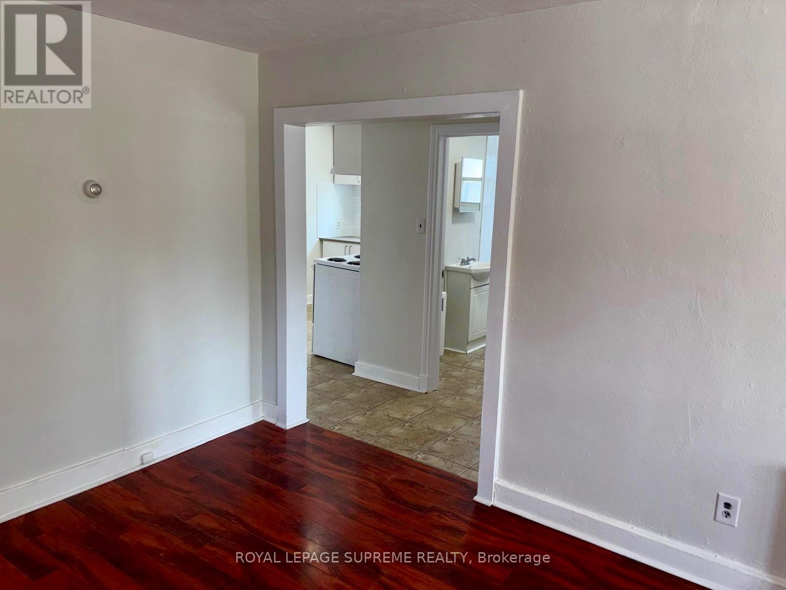 Main Floor - 30 Fourth Street, Welland, Ontario  L3B 4X6 - Photo 11 - X13695124