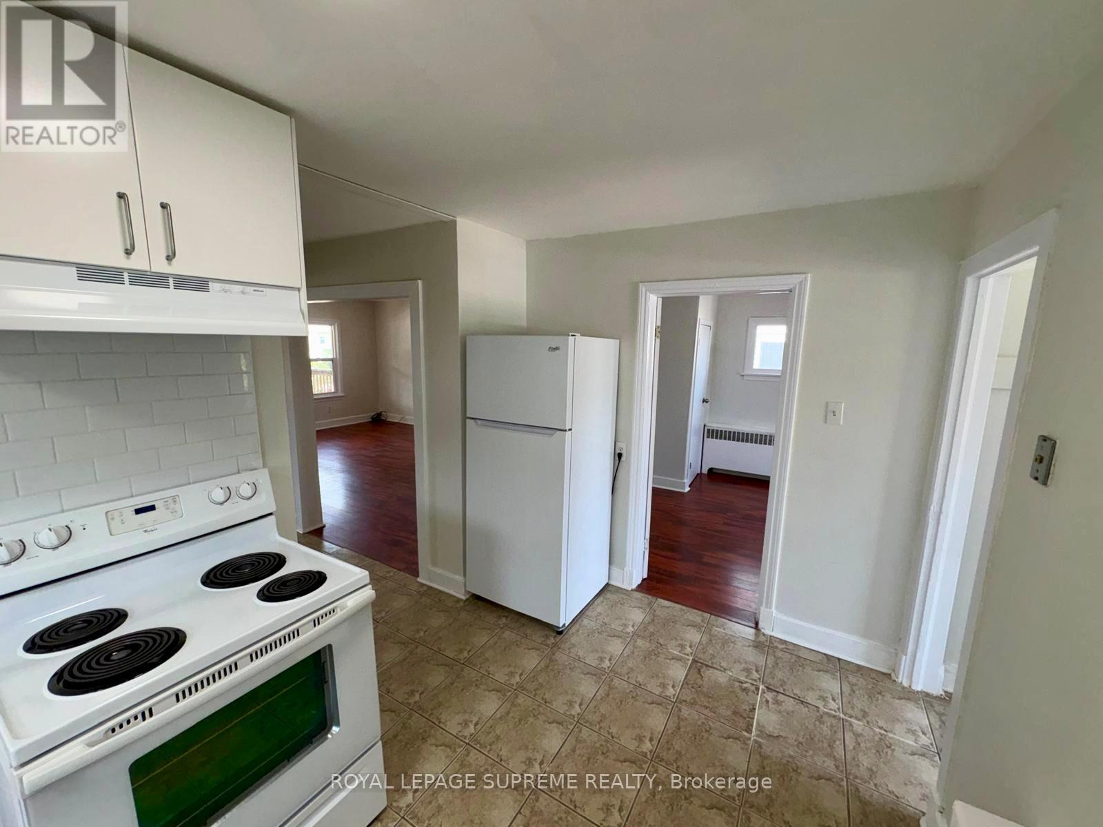 Main Floor - 30 Fourth Street, Welland, Ontario  L3B 4X6 - Photo 12 - X13695124