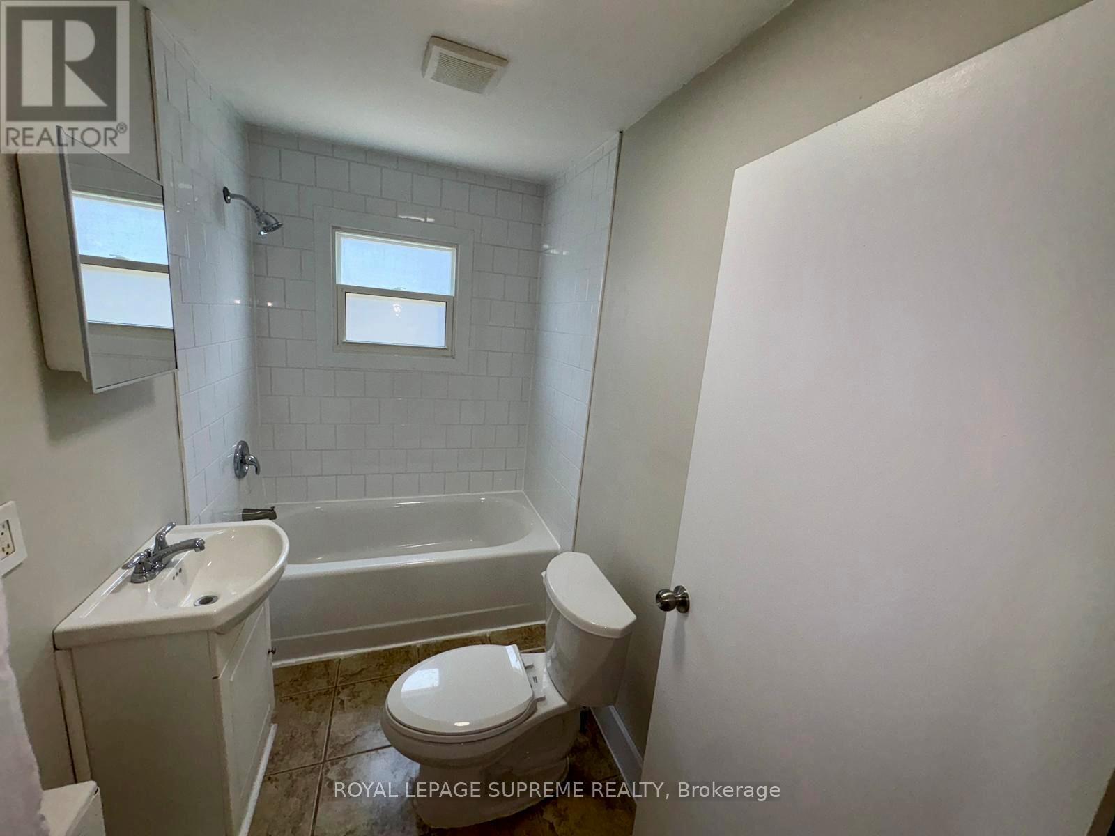 Main Floor - 30 Fourth Street, Welland, Ontario  L3B 4X6 - Photo 26 - X13695124