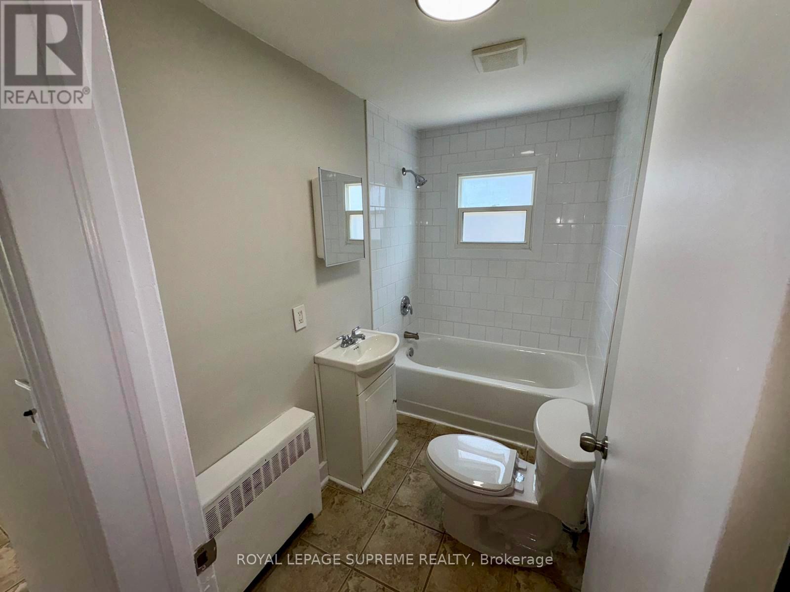 Main Floor - 30 Fourth Street, Welland, Ontario  L3B 4X6 - Photo 27 - X13695124