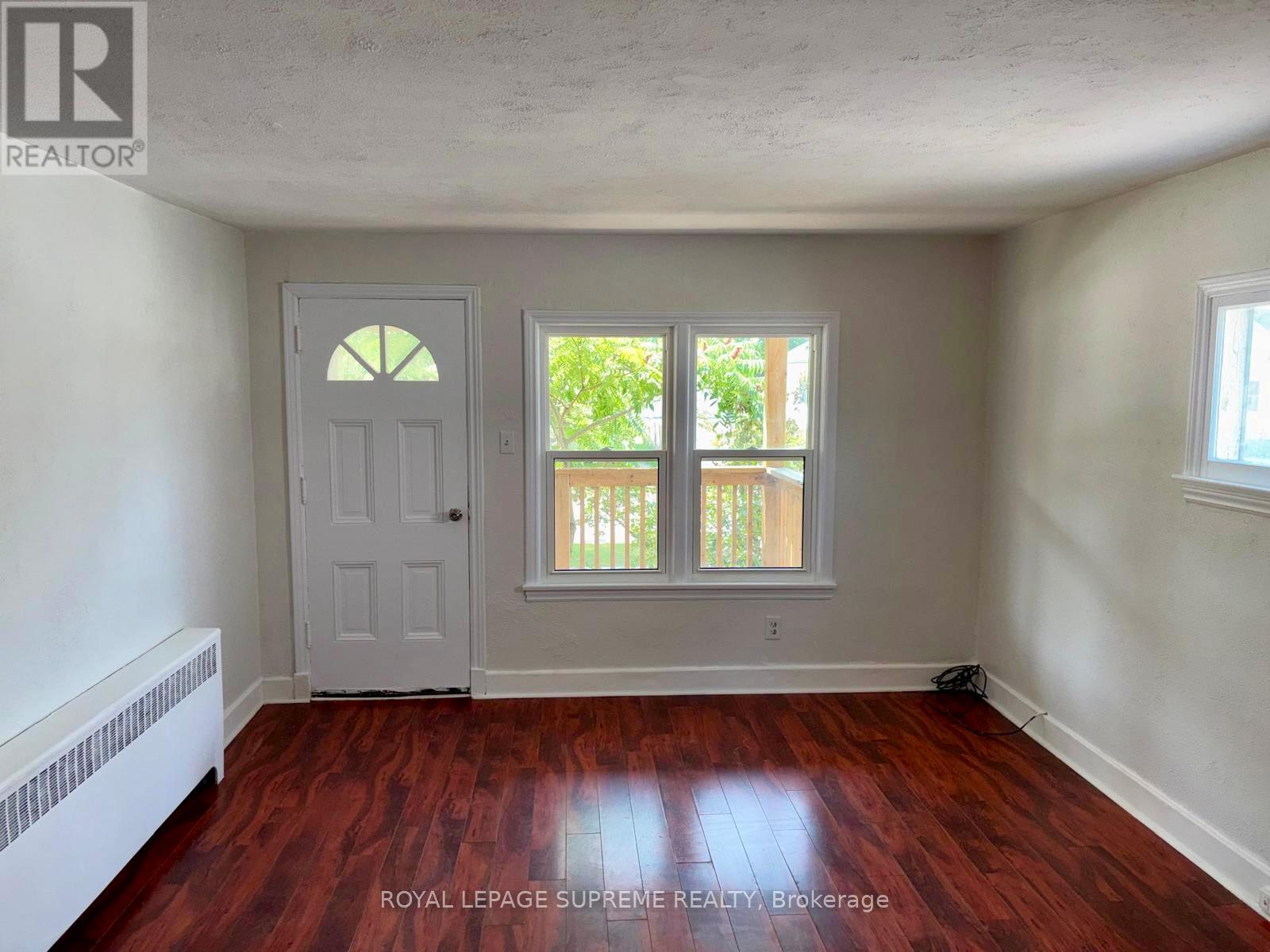 Main Floor - 30 Fourth Street, Welland, Ontario  L3B 4X6 - Photo 6 - X13695124