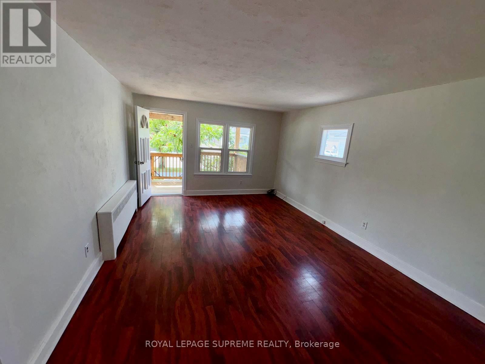 Main Floor - 30 Fourth Street, Welland, Ontario  L3B 4X6 - Photo 7 - X13695124