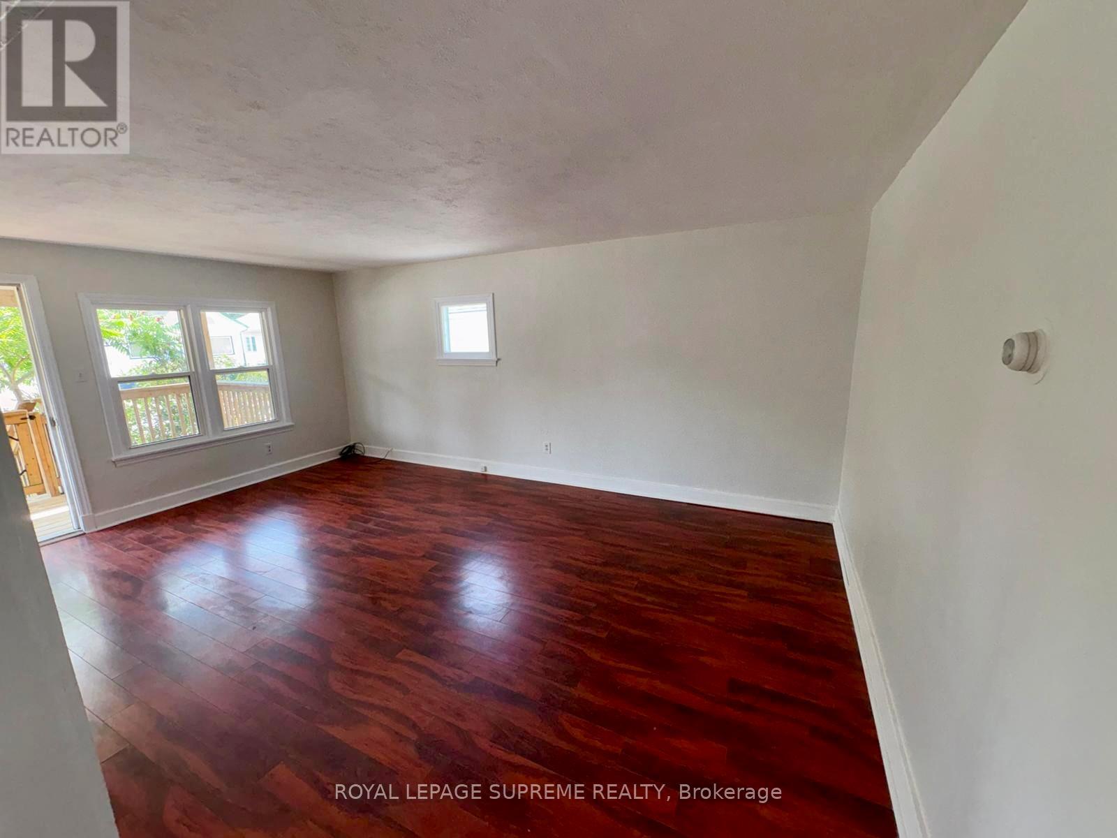 Main Floor - 30 Fourth Street, Welland, Ontario  L3B 4X6 - Photo 9 - X13695124