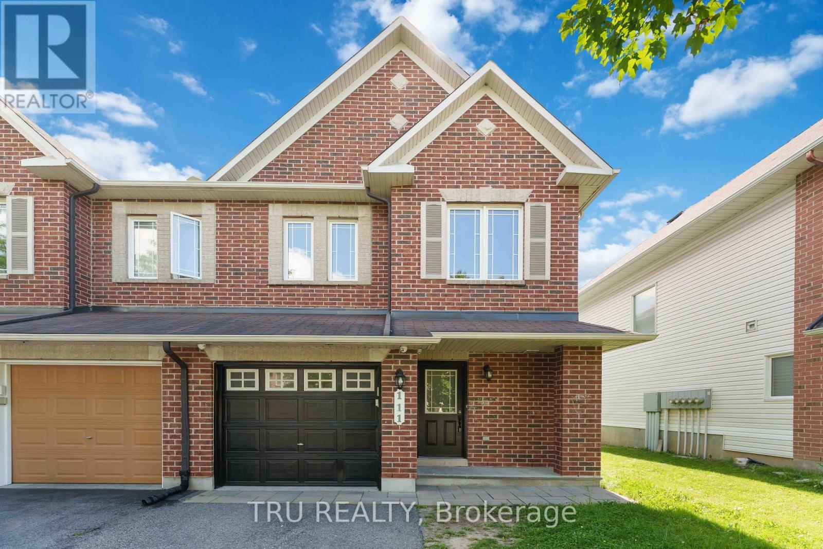 111 Woodmill Terrace, Ottawa, Ontario  K2K 0B8 - Photo 2 - X13689450
