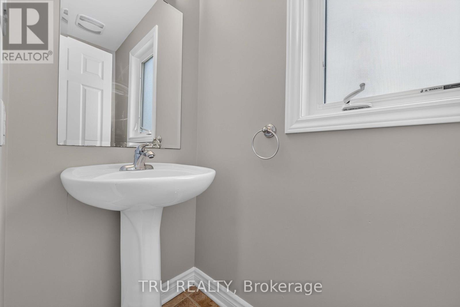 111 Woodmill Terrace, Ottawa, Ontario  K2K 0B8 - Photo 4 - X13689450