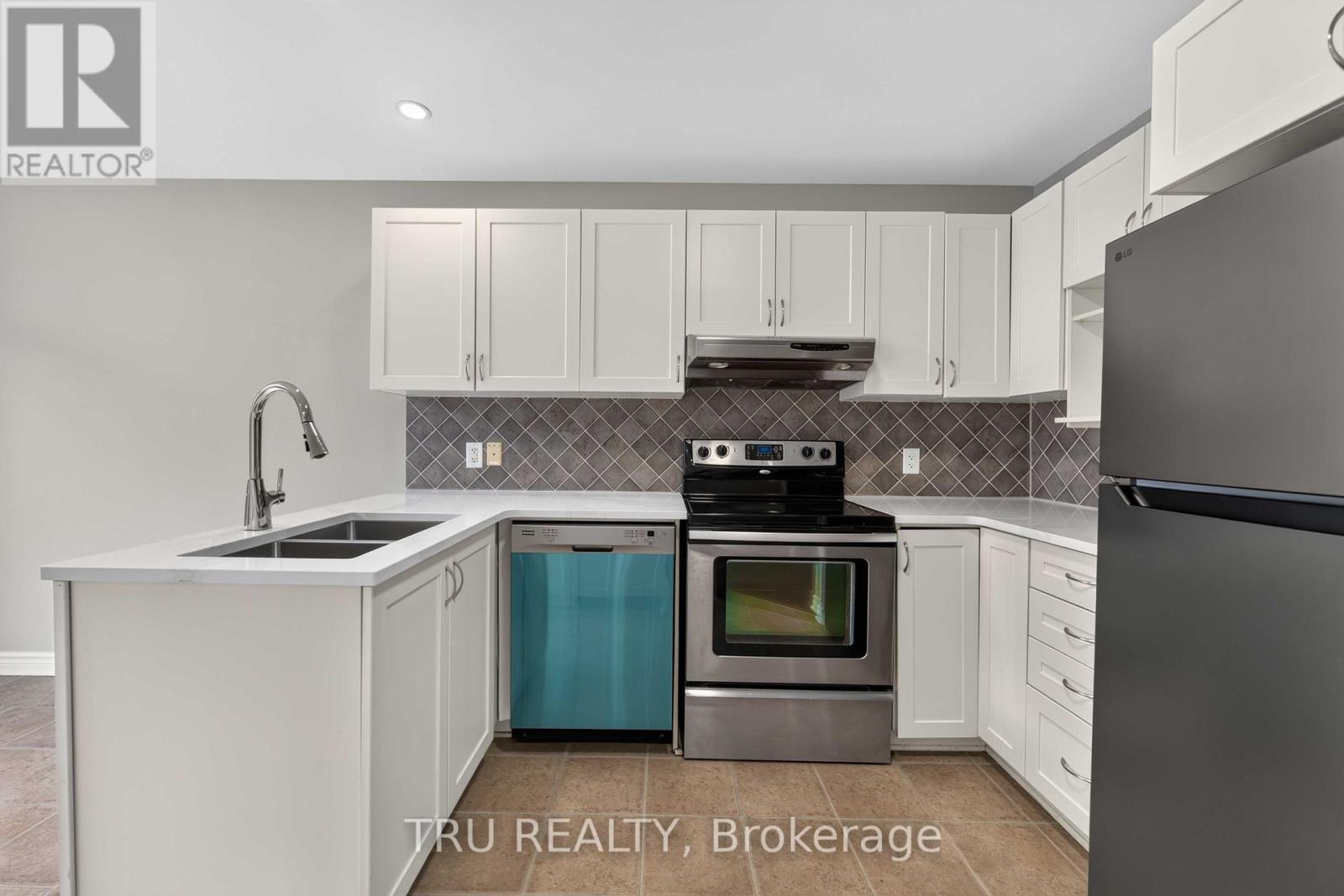 111 Woodmill Terrace, Ottawa, Ontario  K2K 0B8 - Photo 8 - X13689450