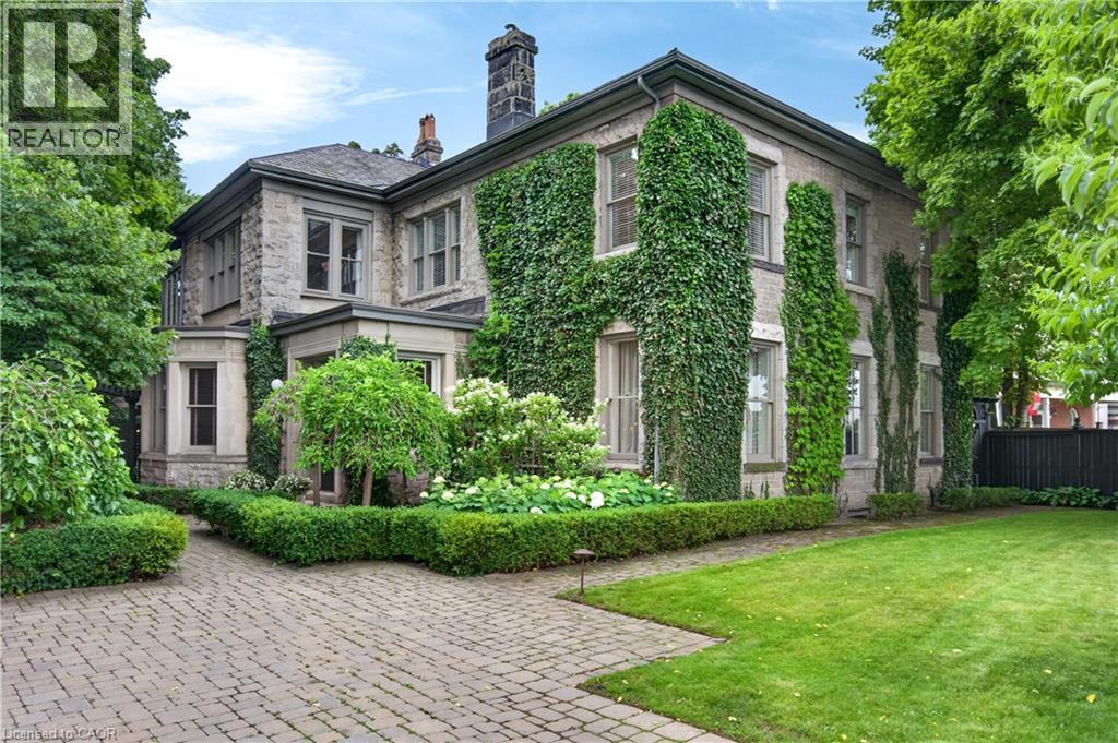 77 CLAREMONT Drive, Hamilton, Ontario