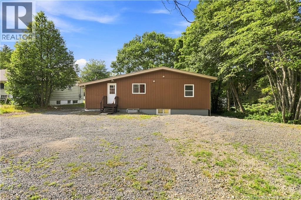836 Windsor Street, Fredericton, New Brunswick  E3B 4G5 - Photo 2 - NB146365
