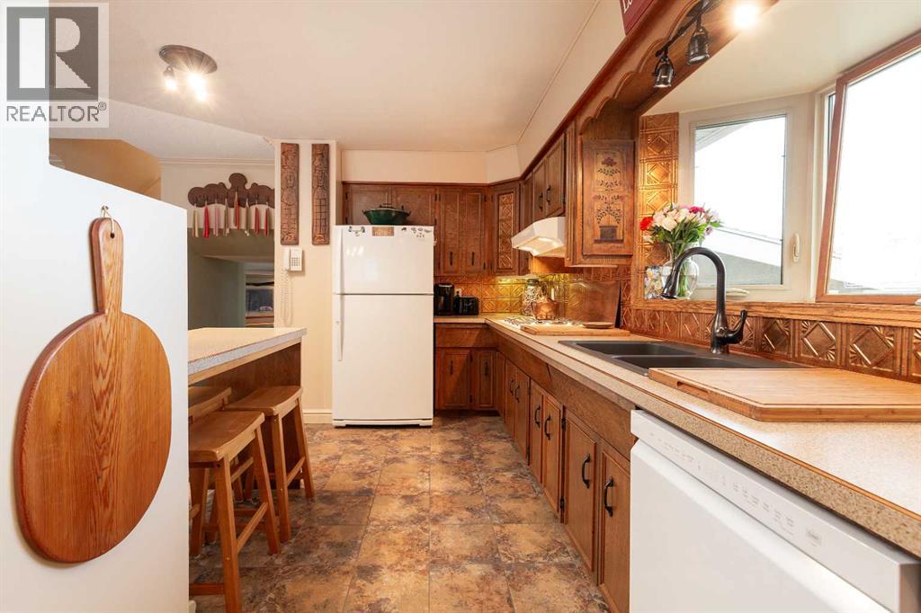 41 Simon Fraser Boulevard W, Lethbridge, Alberta  T1K 4R1 - Photo 7 - A2325178