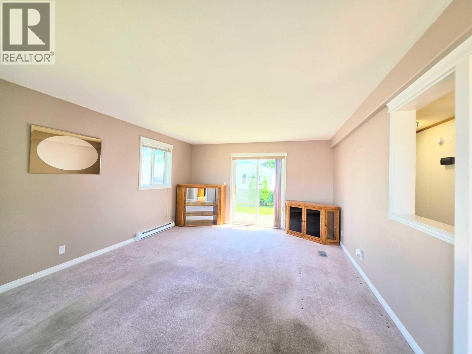 390 Mission Place, Cranbrook, British Columbia  V1C 6M9 - Photo 3 - 10398211