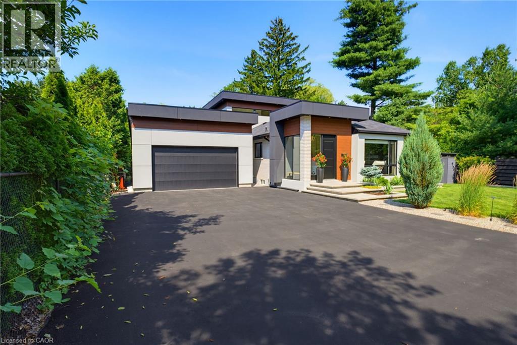 282 ROBINA Road, Ancaster, Ontario