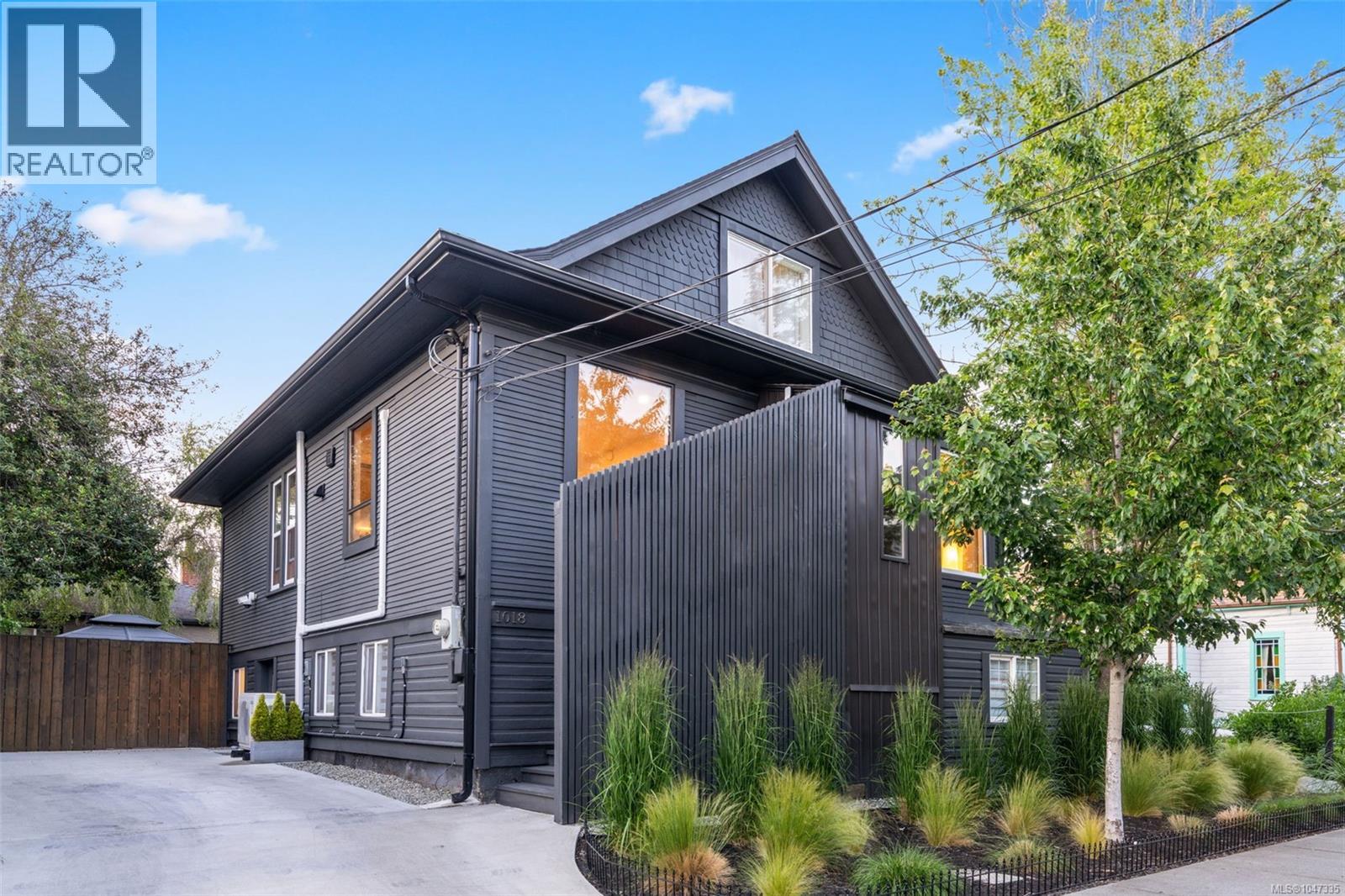 1018 Mason St, Victoria, British Columbia