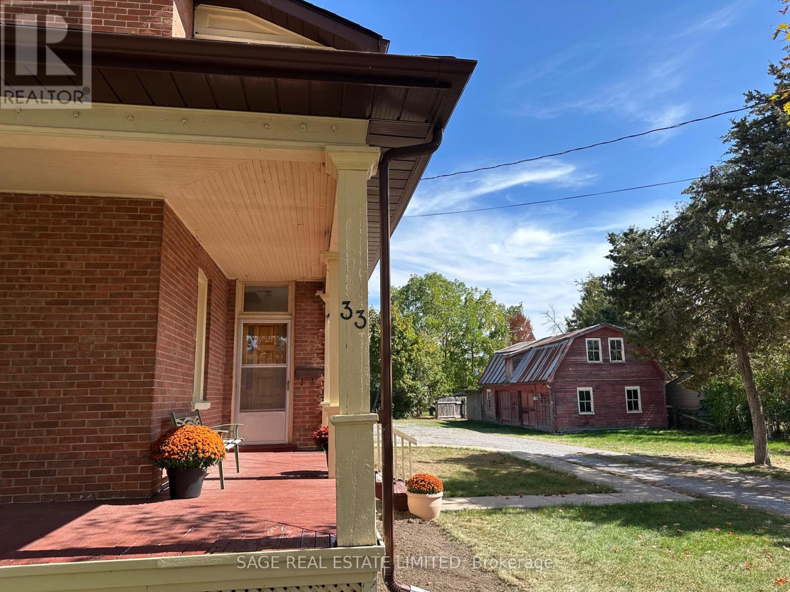 33 John Street, Kawartha Lakes, Ontario  K0M 1A0 - Photo 2 - X12412709