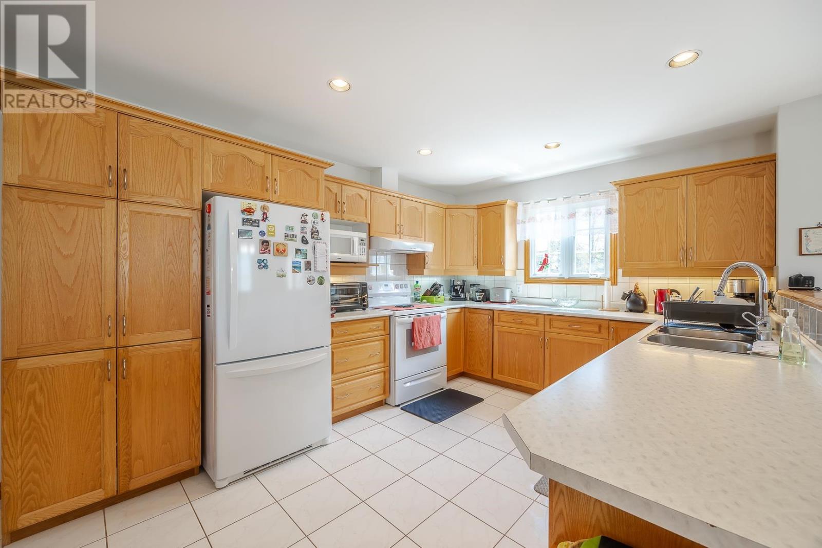 11 Chatfield Dr, Sault Ste Marie, Ontario  P6C 6C6 - Photo 6 - SM261173