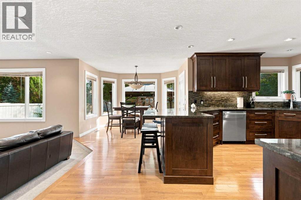 70 Sunset Way SE, Calgary, Alberta  T2X 3C1 - Photo 14 - A2338509