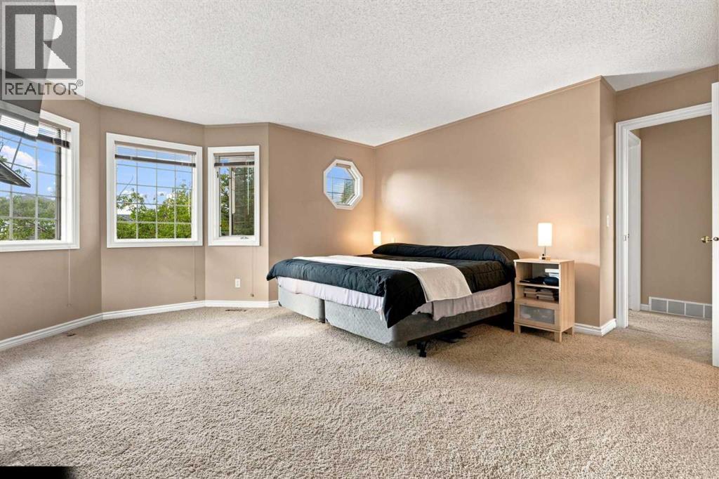 70 Sunset Way SE, Calgary, Alberta  T2X 3C1 - Photo 33 - A2338509