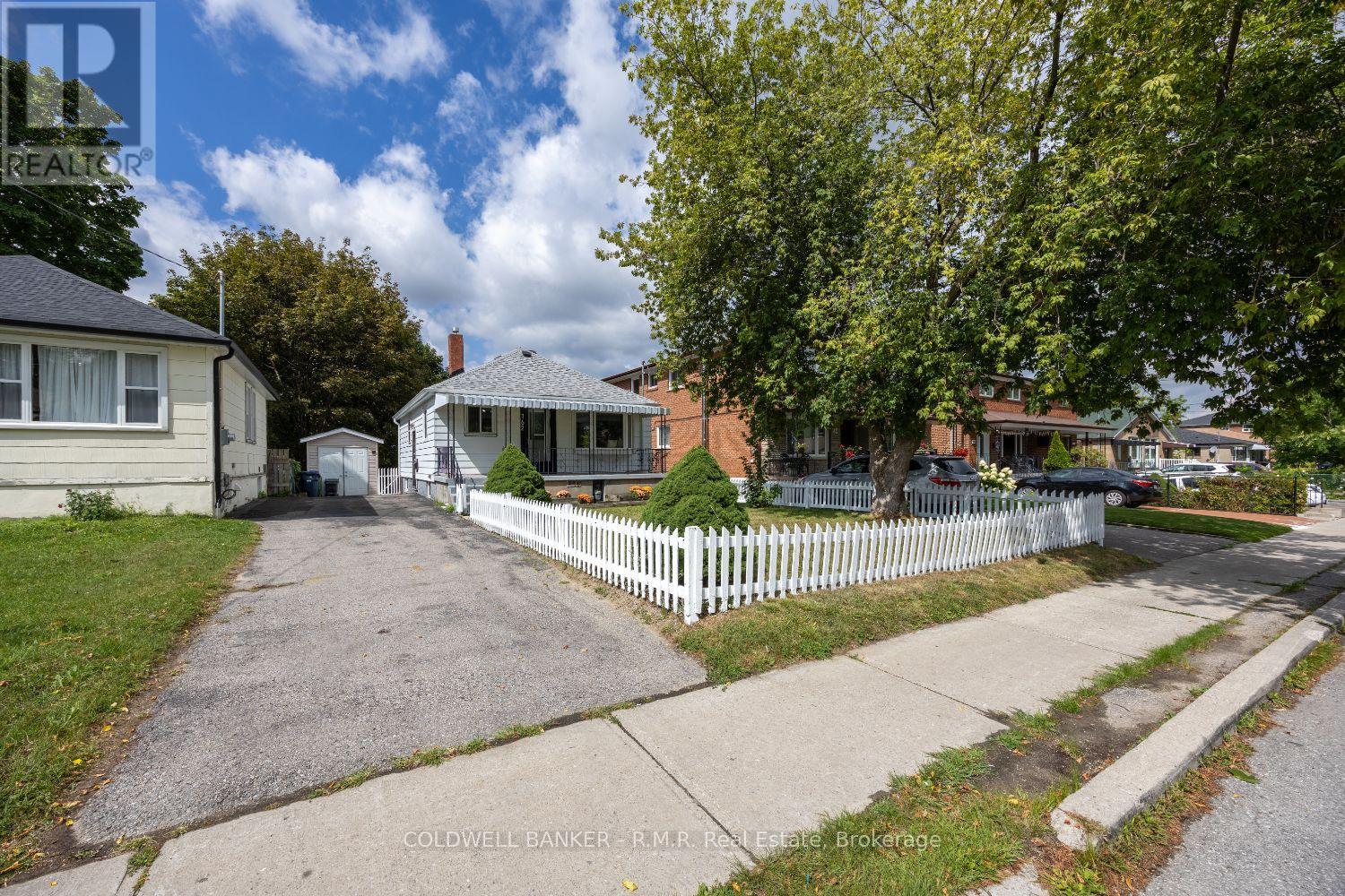 162 Magnolia Avenue, Toronto, Ontario  M1K 3K8 - Photo 2 - E13695346