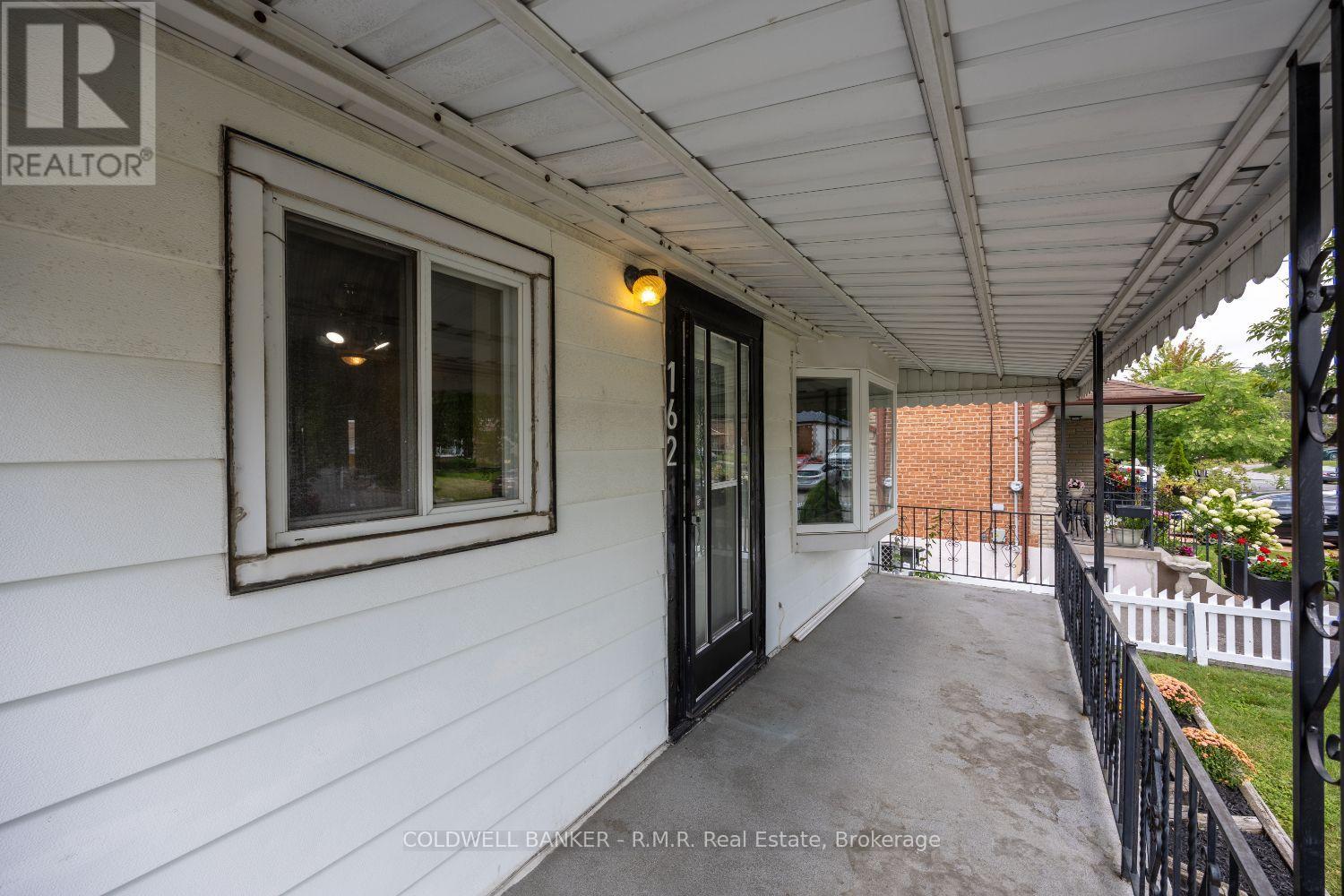 162 Magnolia Avenue, Toronto, Ontario  M1K 3K8 - Photo 4 - E13695346