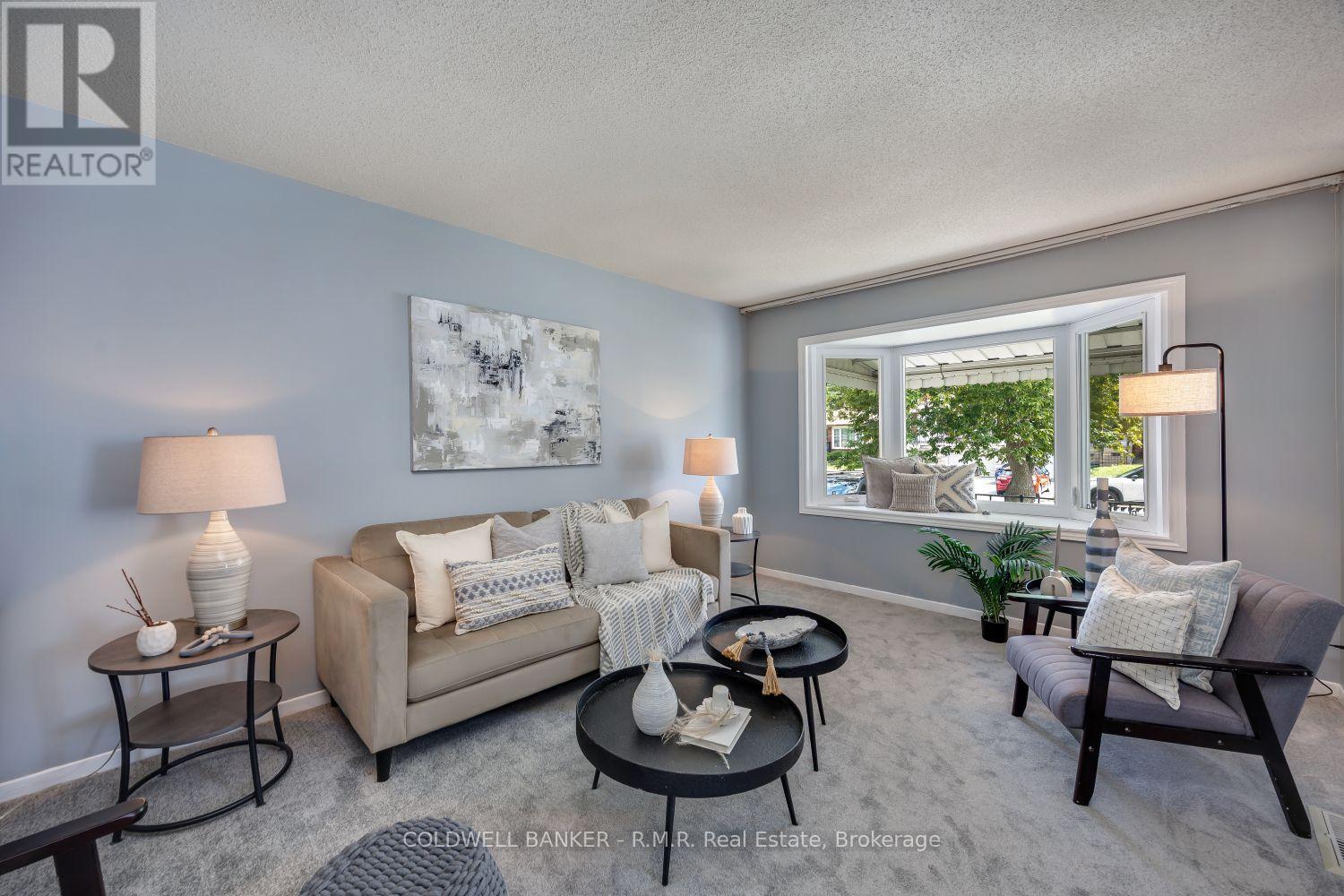 162 Magnolia Avenue, Toronto, Ontario  M1K 3K8 - Photo 5 - E13695346