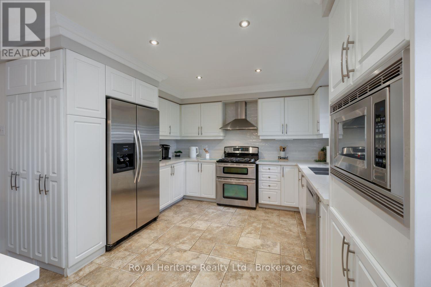 455 Ormond Drive, Oshawa, Ontario  L1K 2L8 - Photo 14 - E13695438