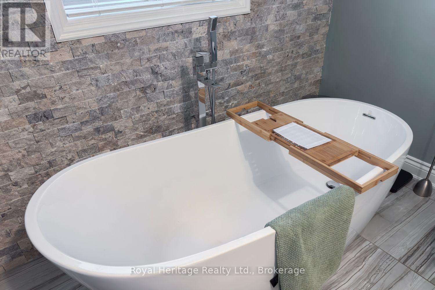 455 Ormond Drive, Oshawa, Ontario  L1K 2L8 - Photo 29 - E13695438