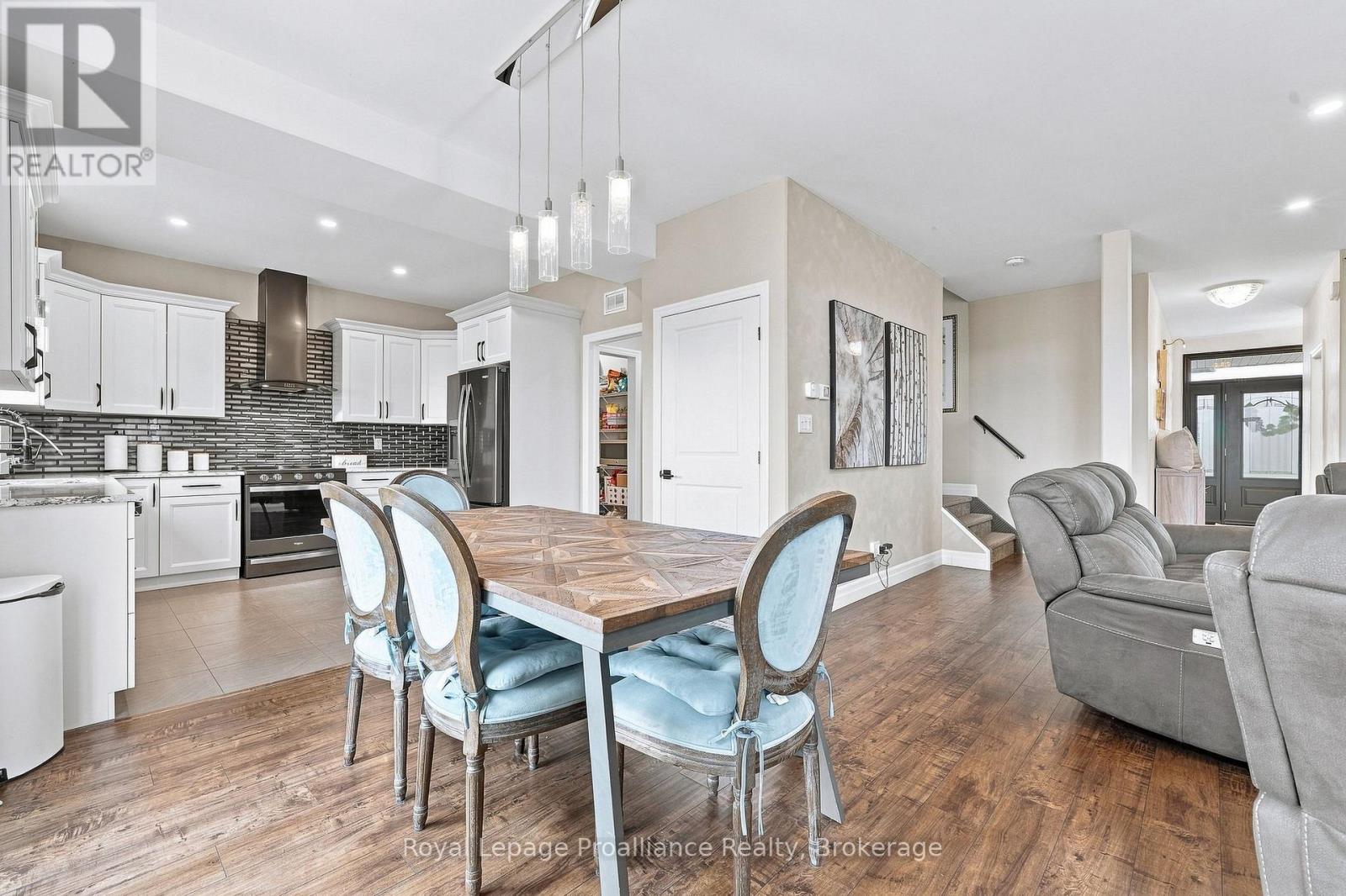 92 Northumberland Boulevard, Quinte West, Ontario  K8V 0L1 - Photo 12 - X13695442