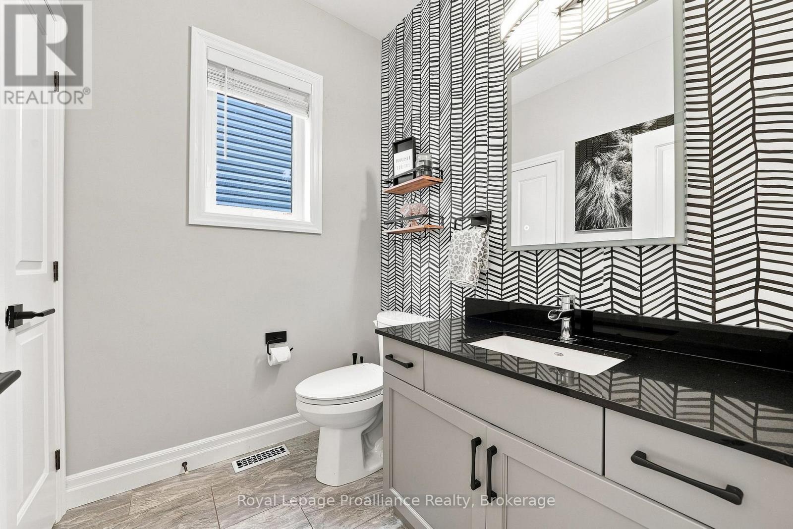 92 Northumberland Boulevard, Quinte West, Ontario  K8V 0L1 - Photo 20 - X13695442
