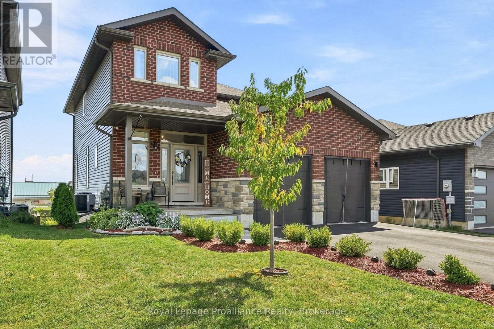92 Northumberland Boulevard, Quinte West, Ontario  K8V 0L1 - Photo 3 - X13695442