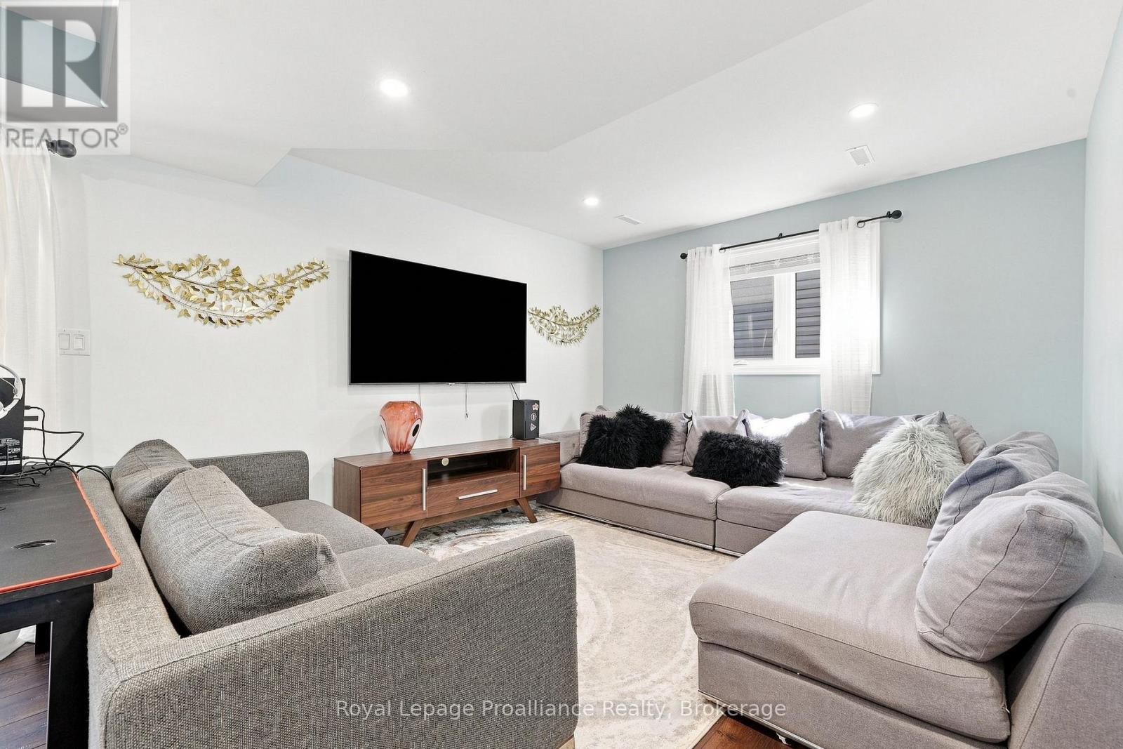 92 Northumberland Boulevard, Quinte West, Ontario  K8V 0L1 - Photo 38 - X13695442