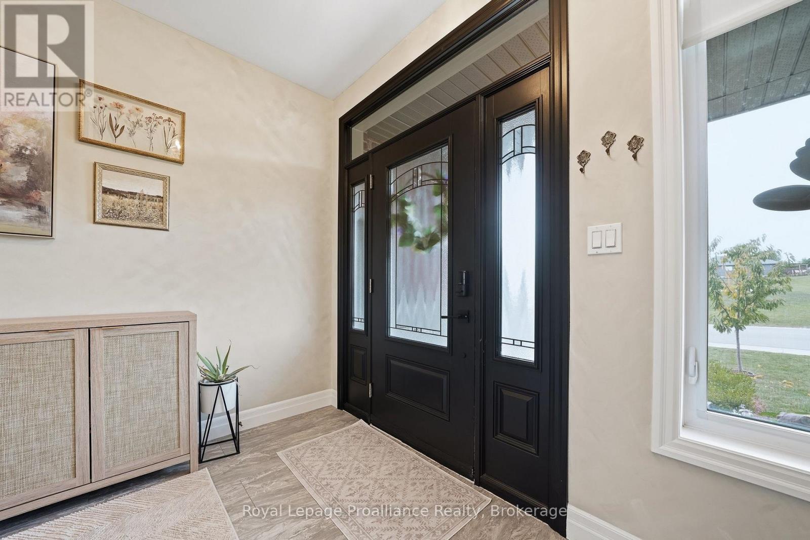 92 Northumberland Boulevard, Quinte West, Ontario  K8V 0L1 - Photo 6 - X13695442