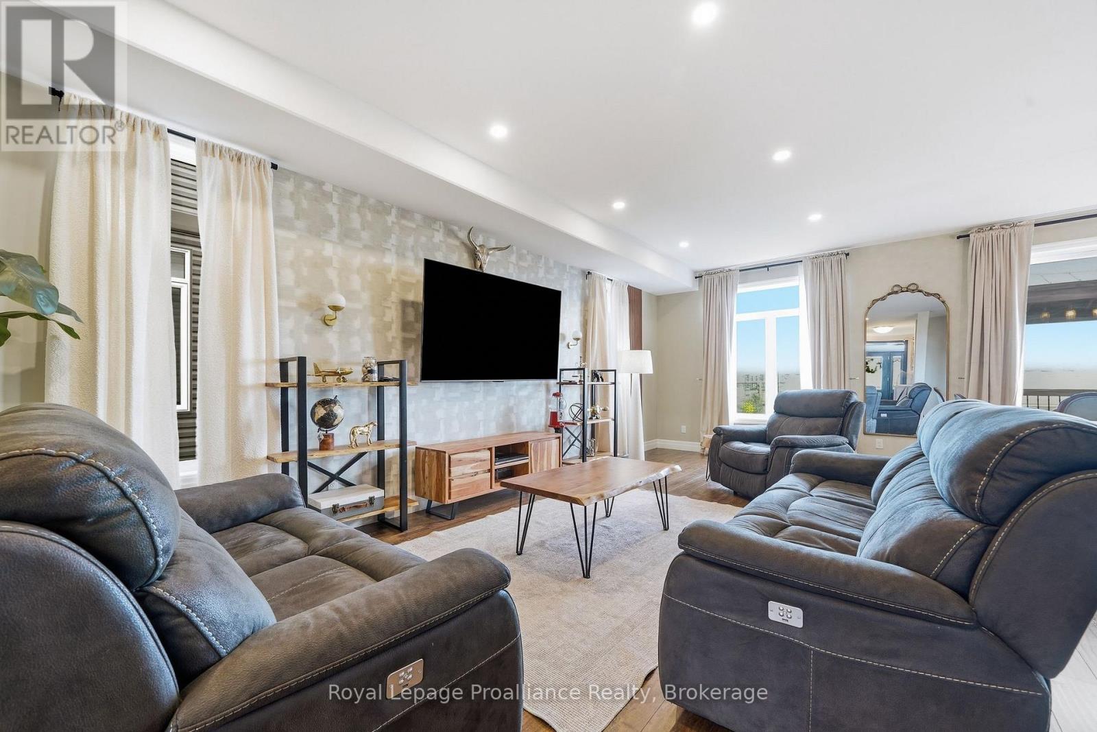 92 Northumberland Boulevard, Quinte West, Ontario  K8V 0L1 - Photo 7 - X13695442