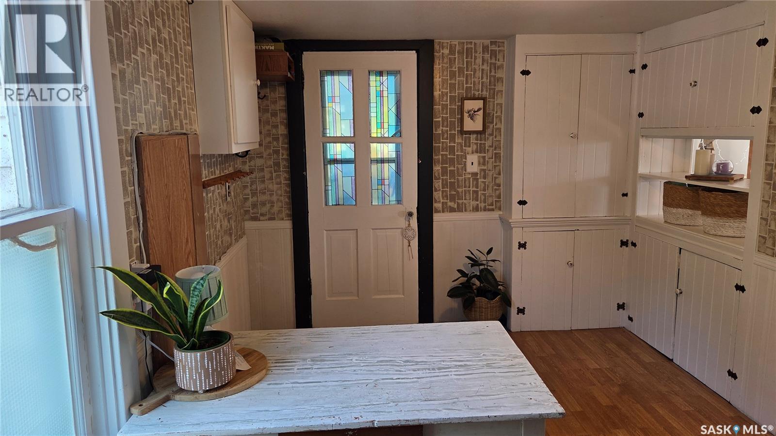 208 2nd Avenue, Mortlach, Saskatchewan  S0H 3E0 - Photo 3 - SK046109