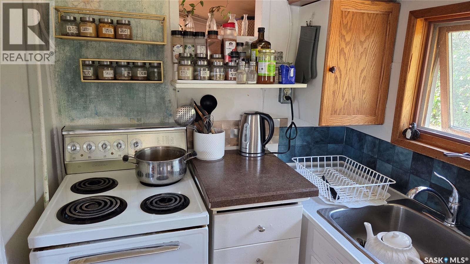 208 2nd Avenue, Mortlach, Saskatchewan  S0H 3E0 - Photo 7 - SK046109