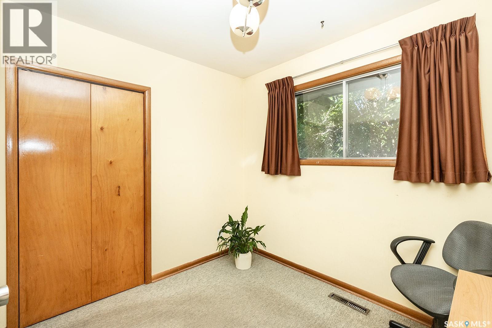 1706 Ruth Street E, Saskatoon, Saskatchewan  S7J 0L9 - Photo 12 - SK045976