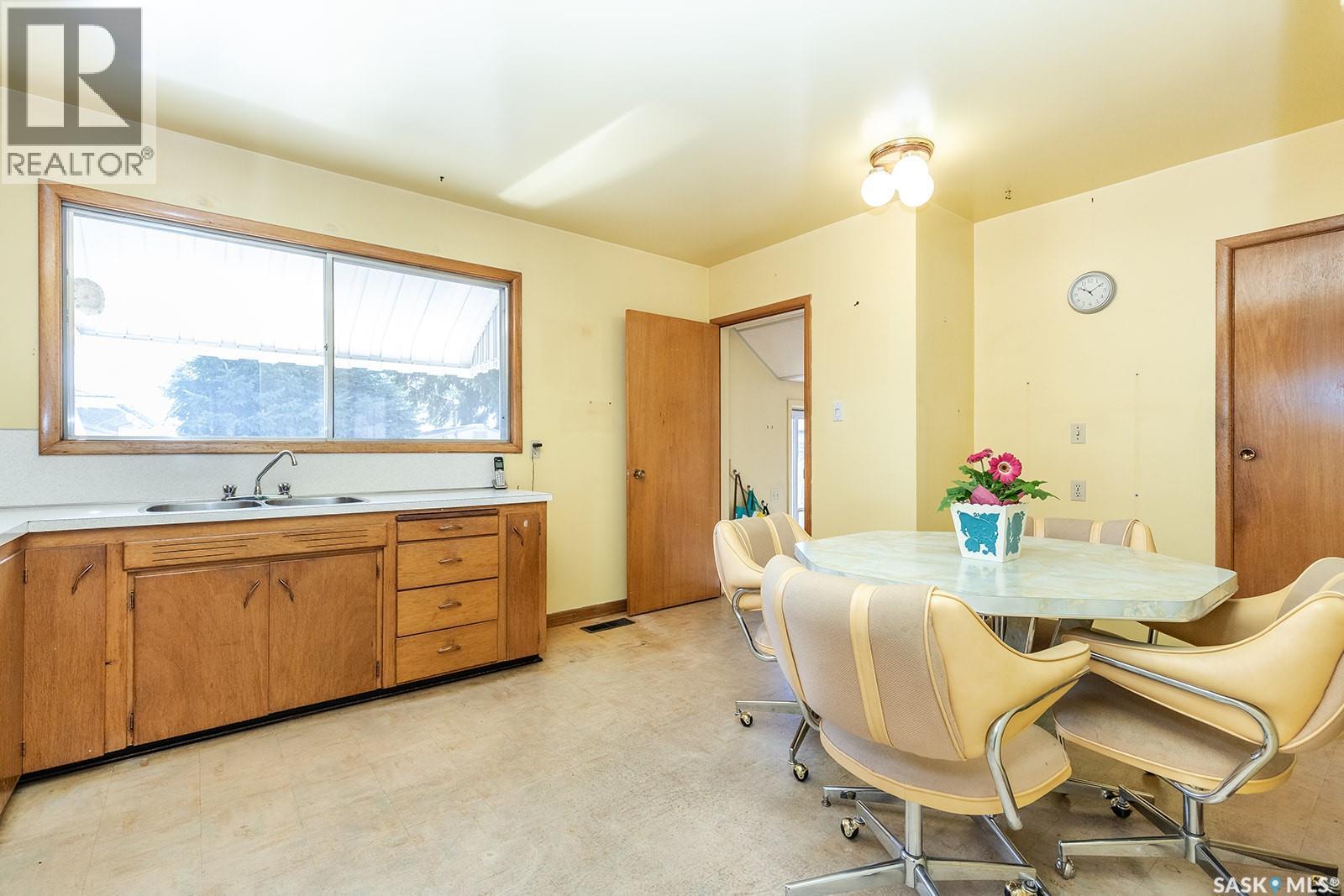 1706 Ruth Street E, Saskatoon, Saskatchewan  S7J 0L9 - Photo 8 - SK045976